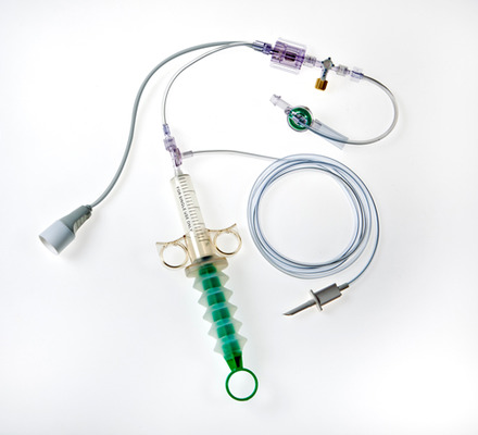 Dispositivo de monitoreo de presi&oacute;n intra-abdominal sin y con transductor